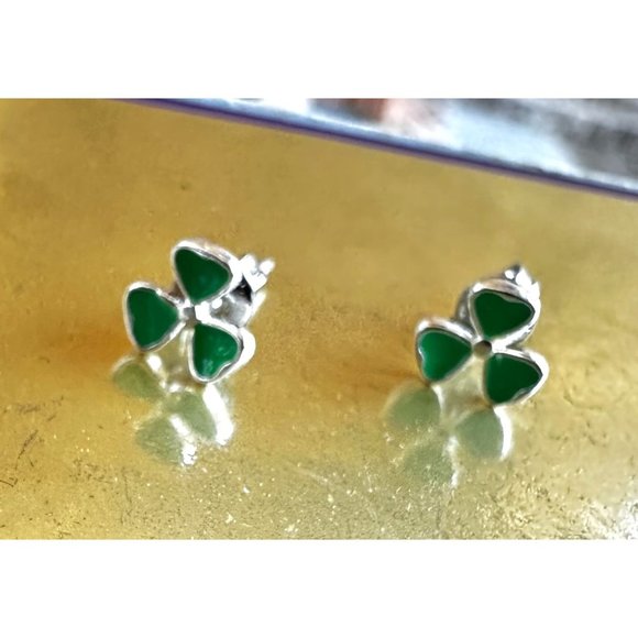 Shamrock Earrings Green Posts New Small St Patrick's Day Parade Party Fe… - Picture 8 of 12